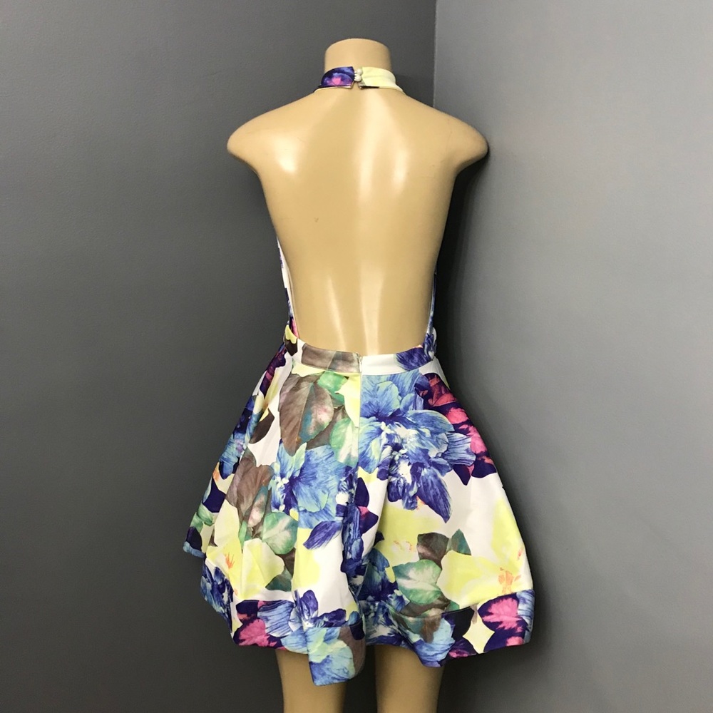 Luxxel floral open back keyhole dress - Picture 5 of 10